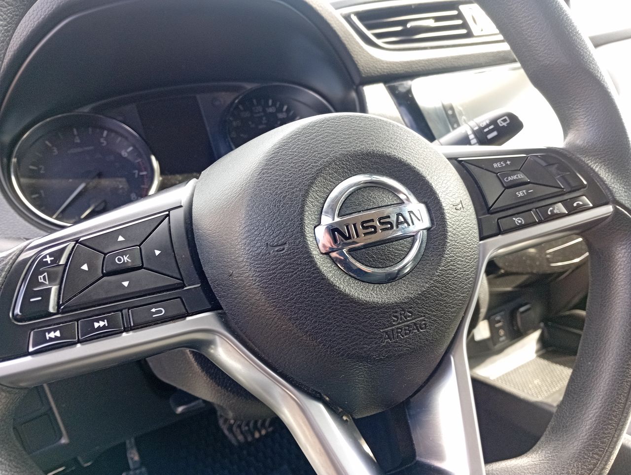 NISSAN - 27