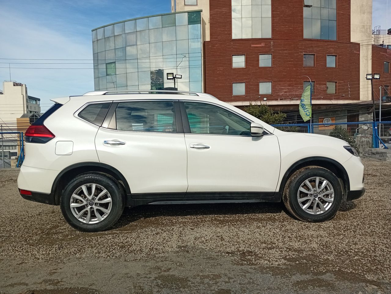 NISSAN - 8