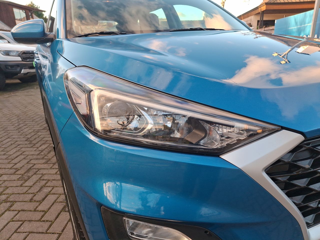 HYUNDAI - 18