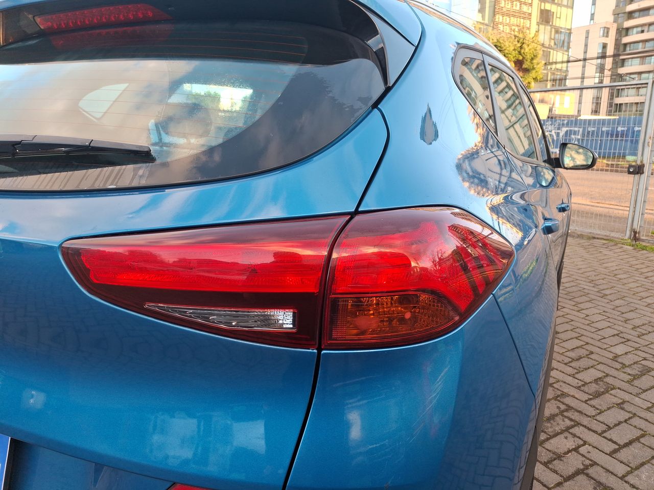HYUNDAI - 20