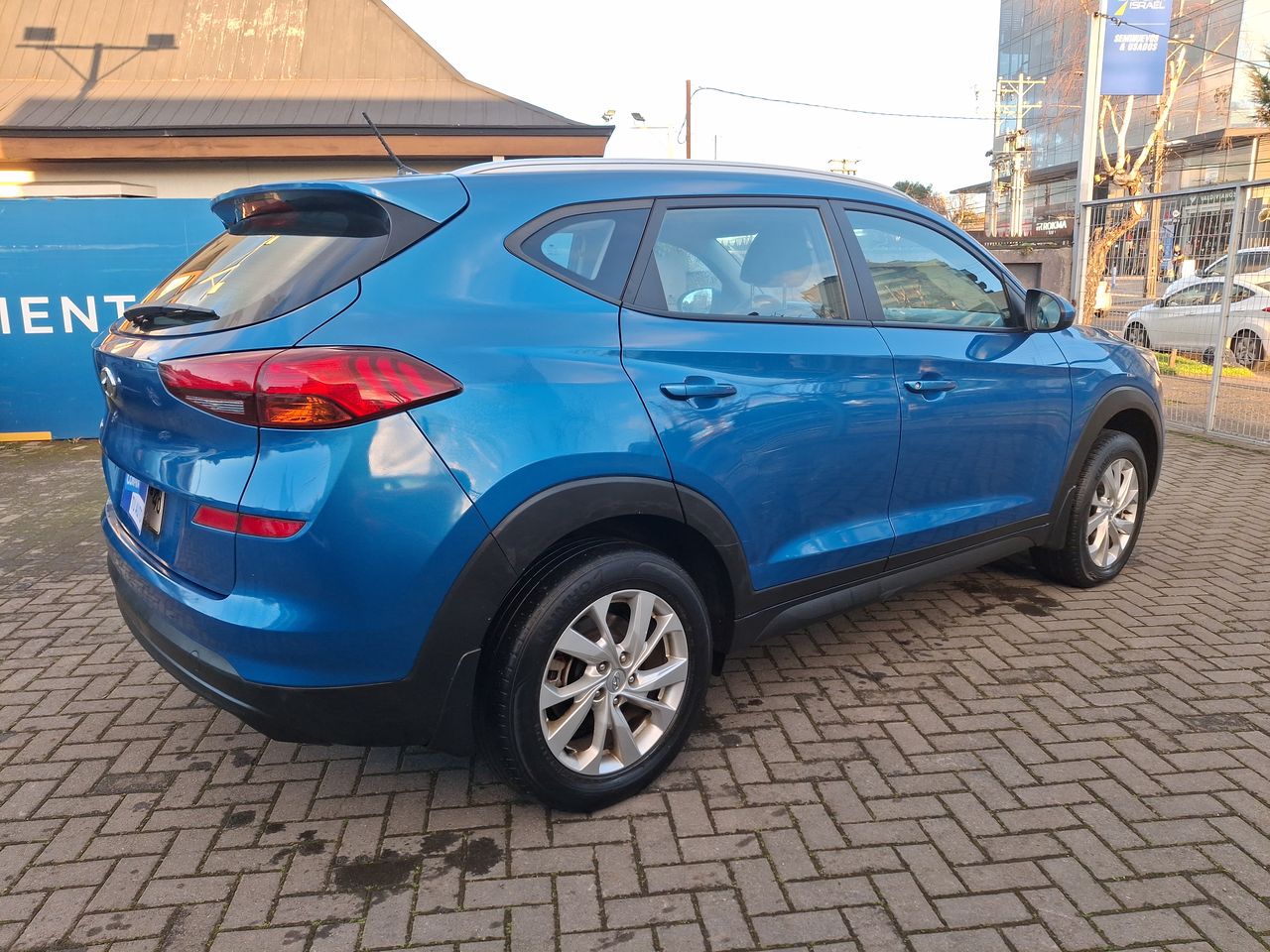 HYUNDAI - 7