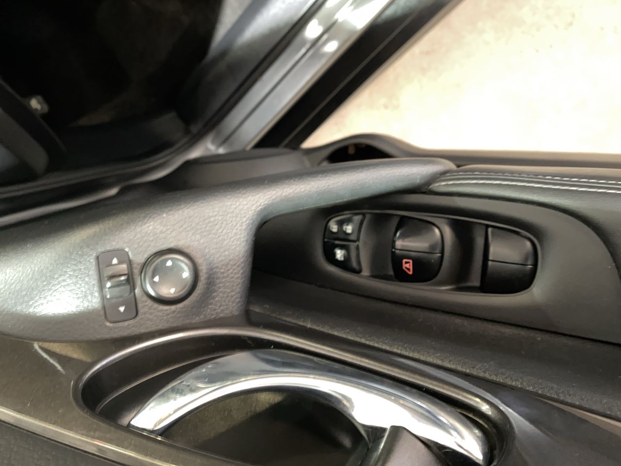 NISSAN - 26