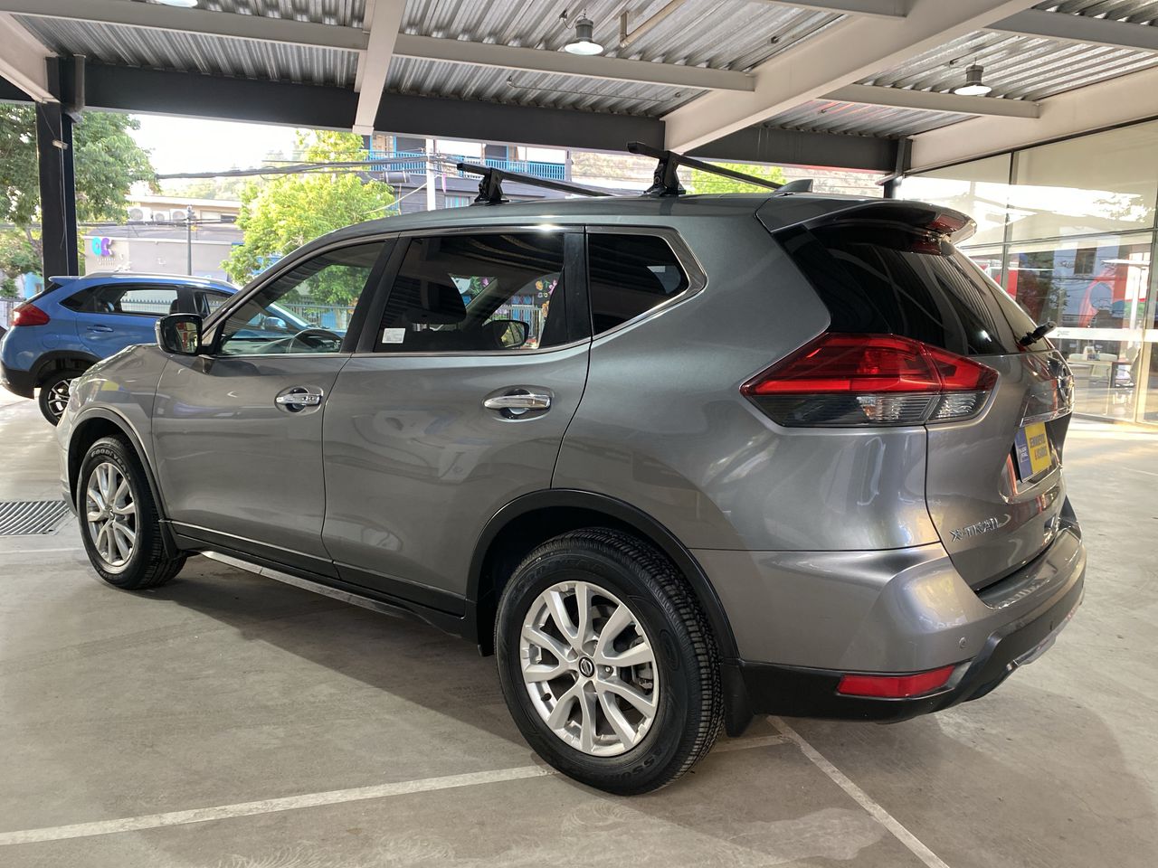 NISSAN - 6