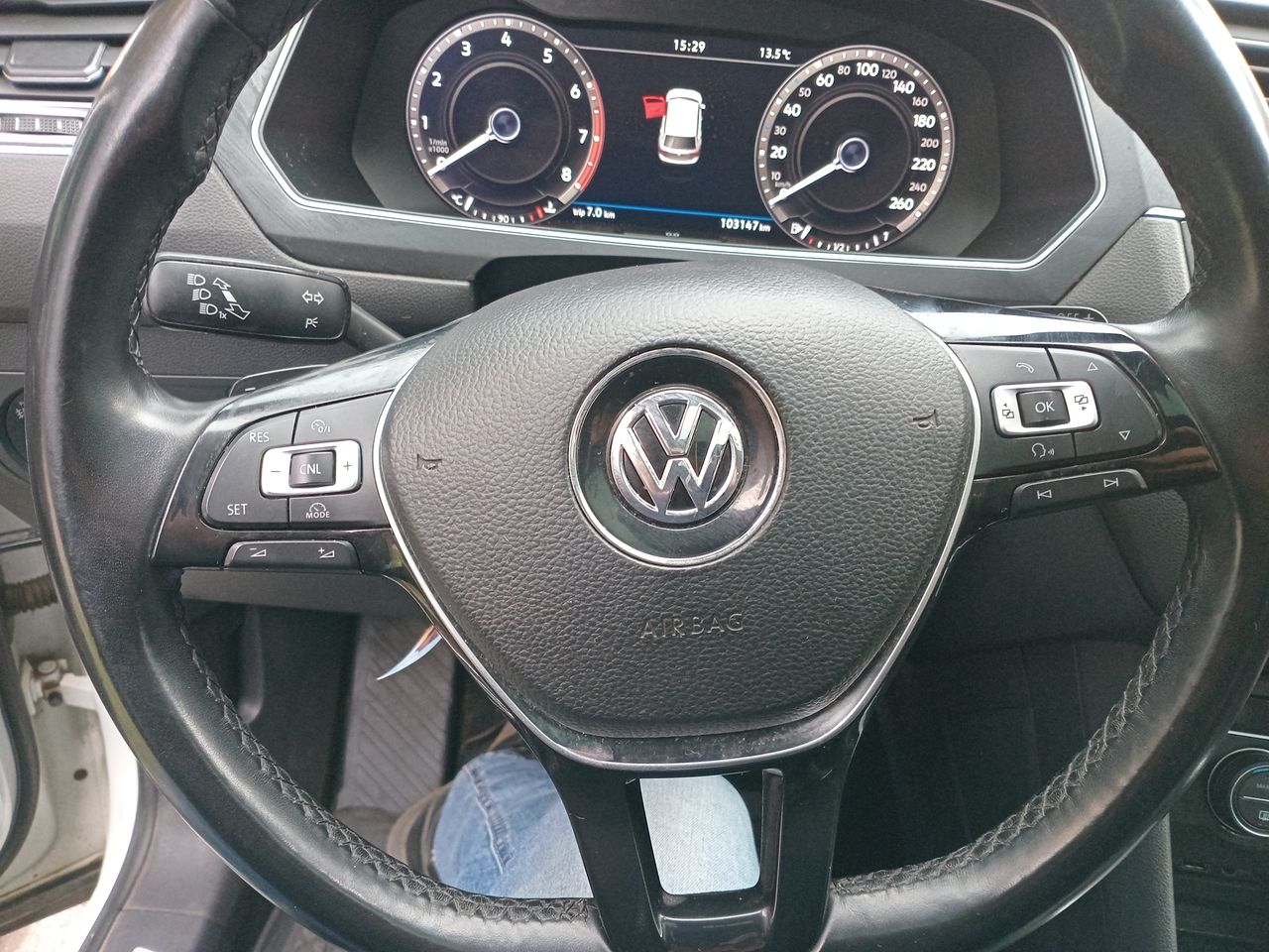 VOLKSWAGEN - 25