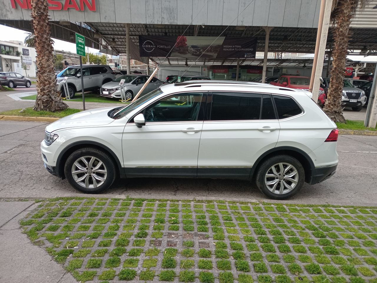 VOLKSWAGEN - 3