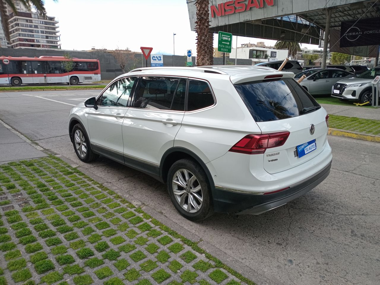 VOLKSWAGEN - 4