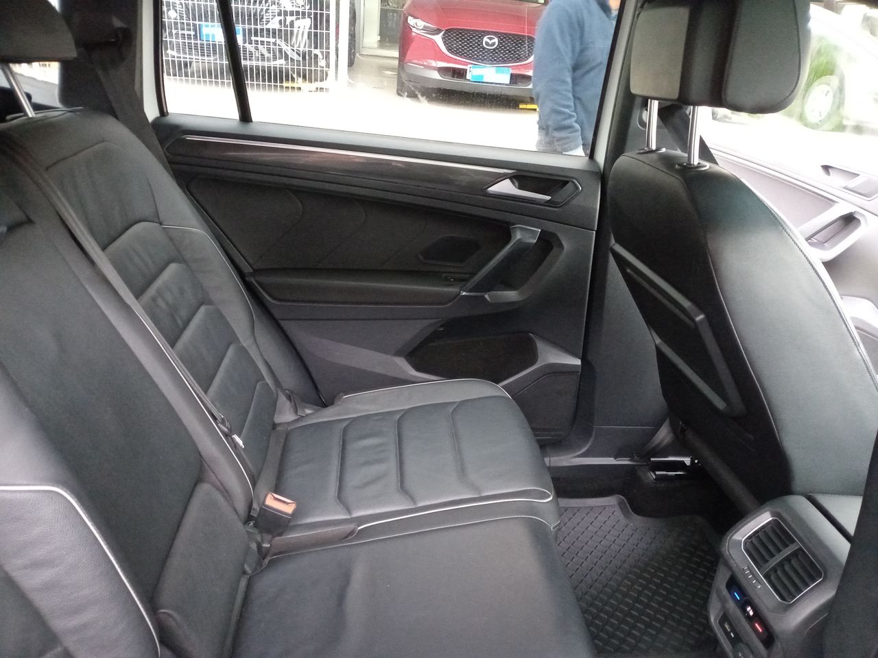 VOLKSWAGEN - 8