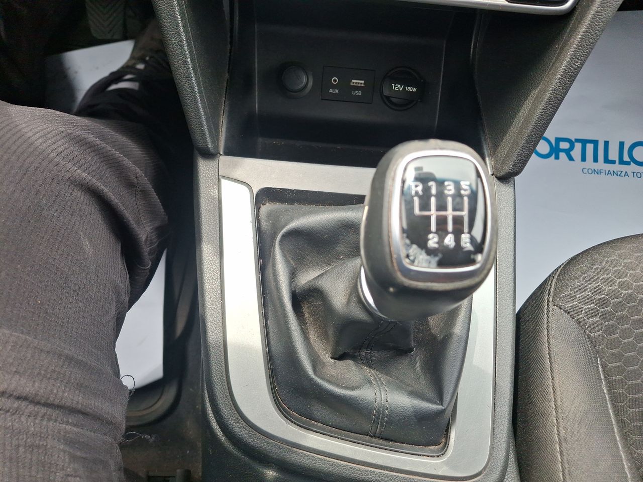 HYUNDAI - 27