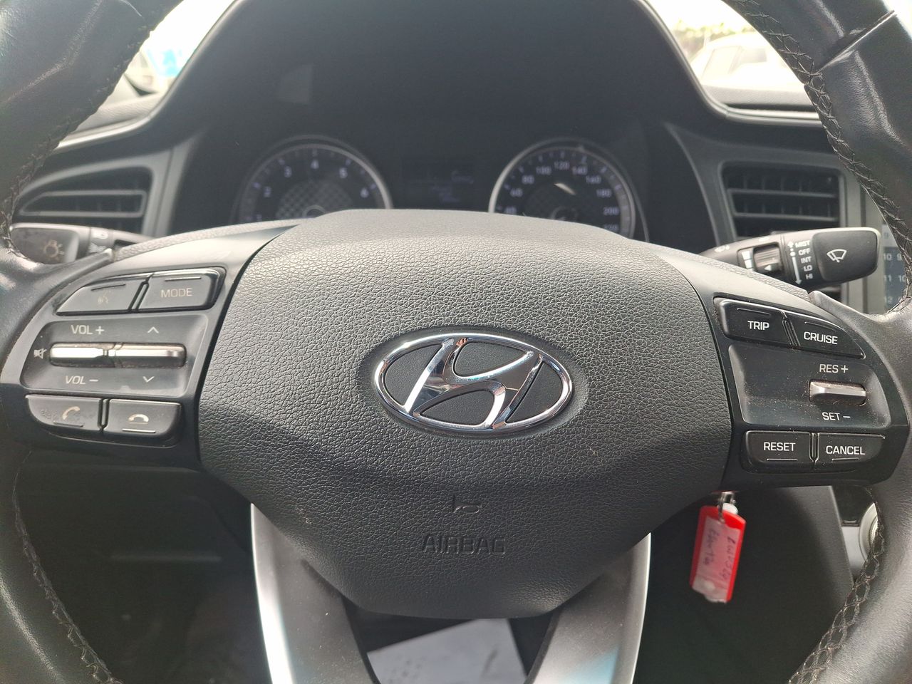 HYUNDAI - 23