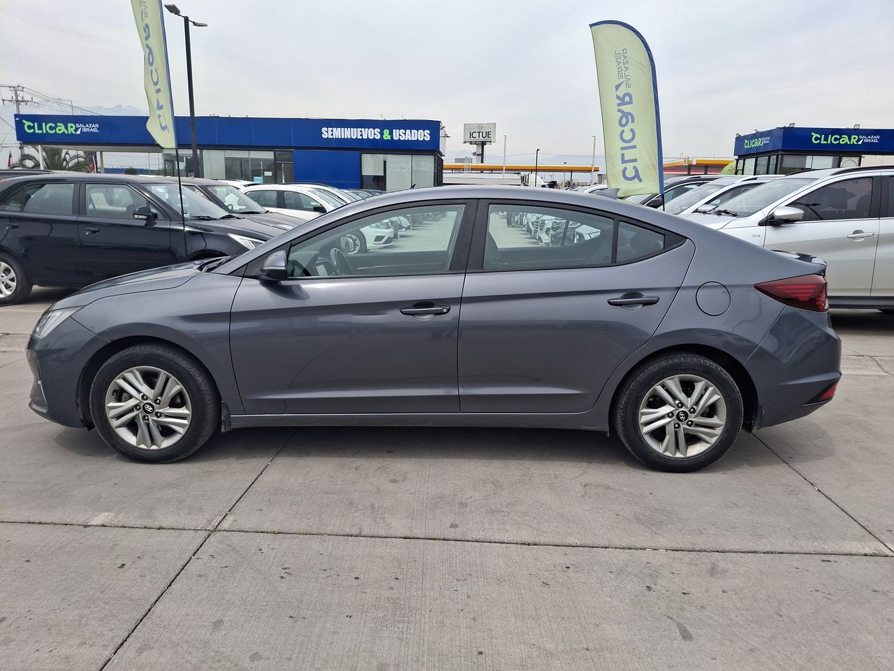 HYUNDAI - 4