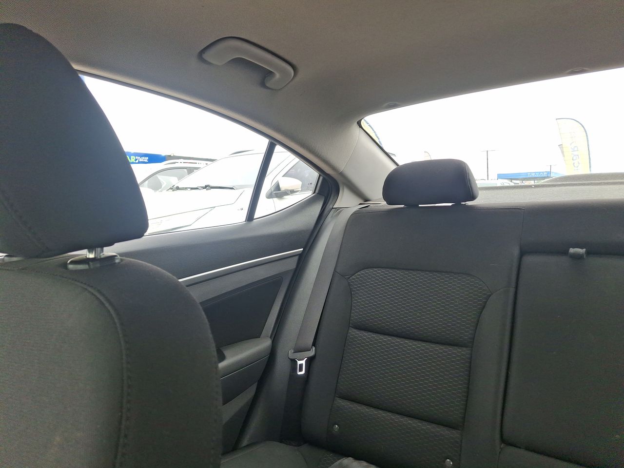 HYUNDAI - 12