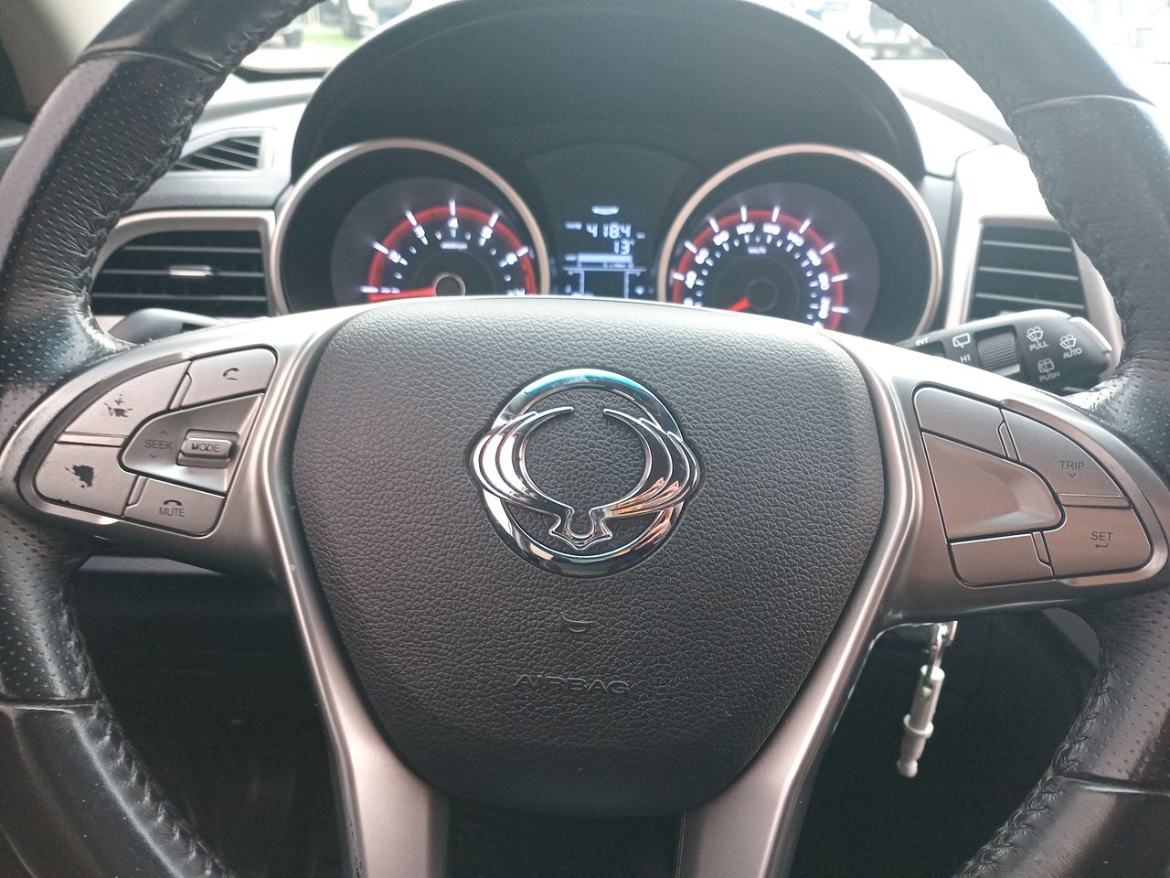 SSANGYONG - 15