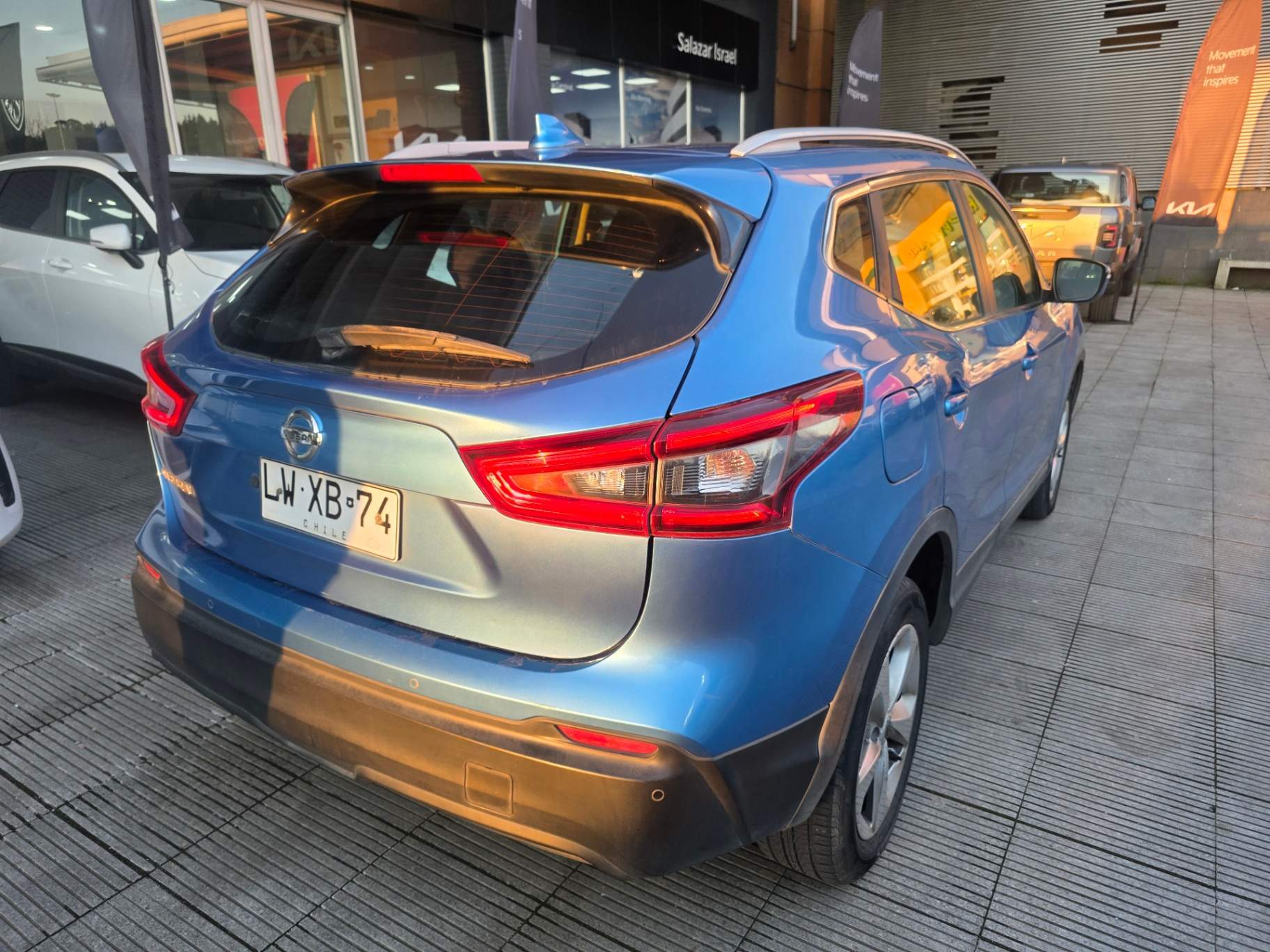 NISSAN - 4