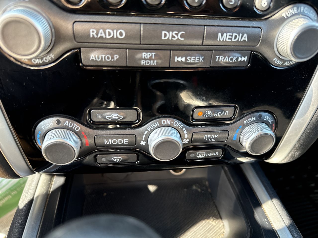 NISSAN - 30