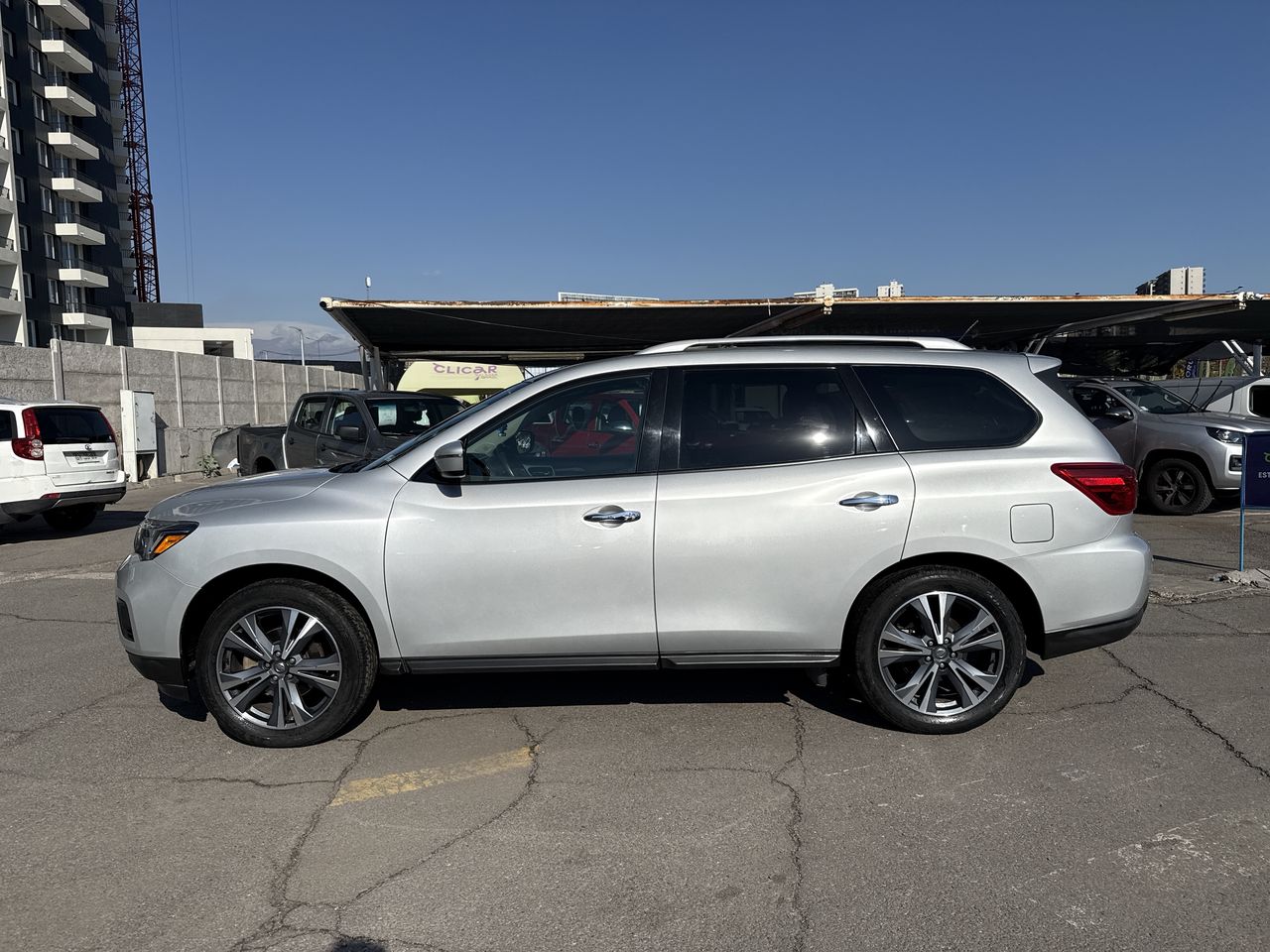 NISSAN - 5
