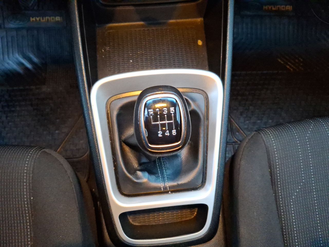 HYUNDAI - 30