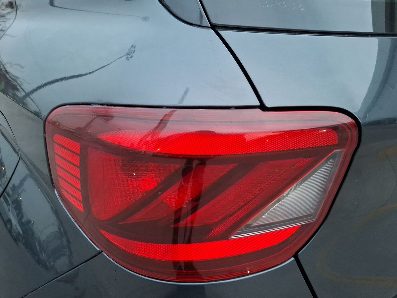 HYUNDAI - 20