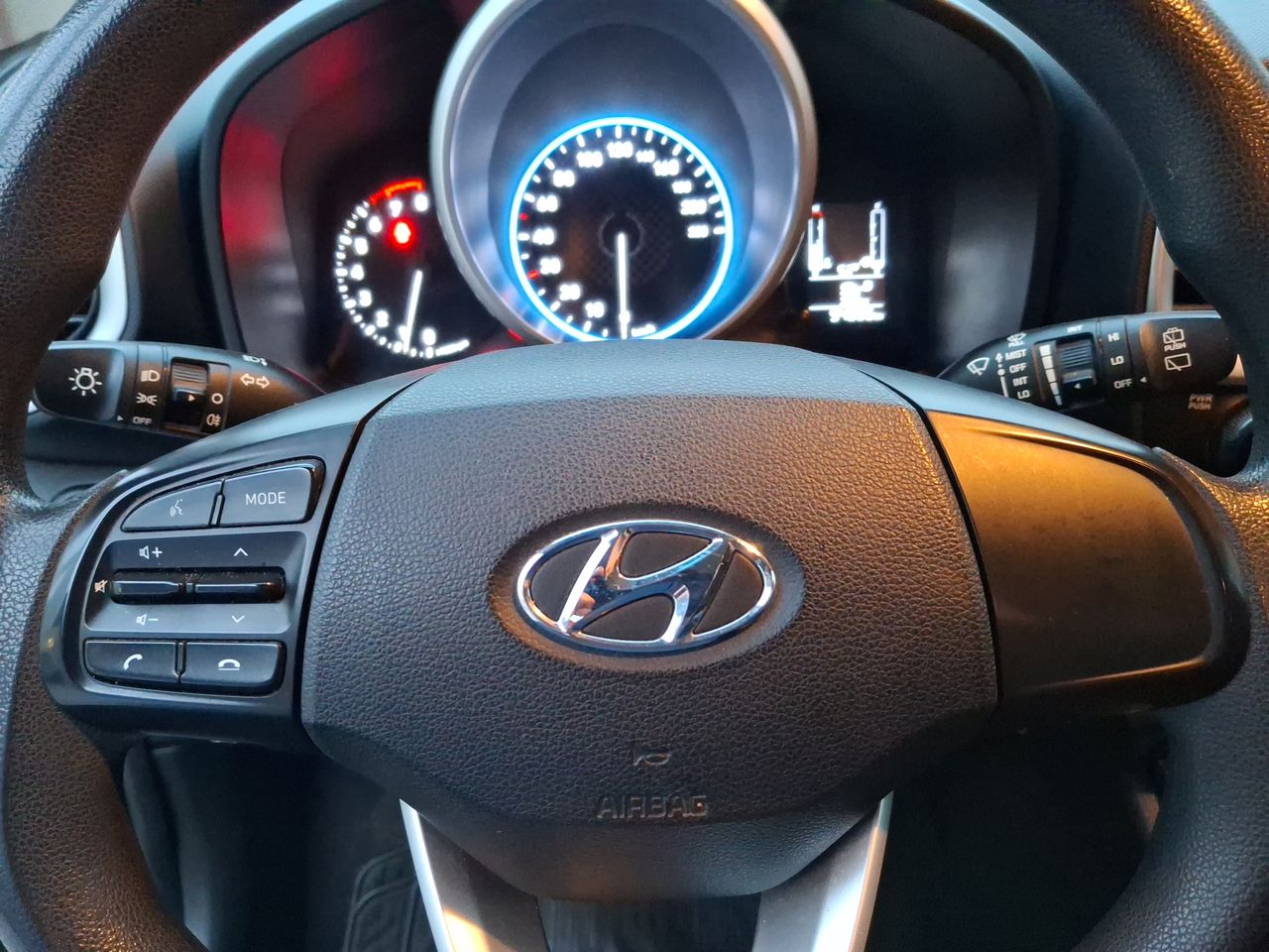 HYUNDAI - 25