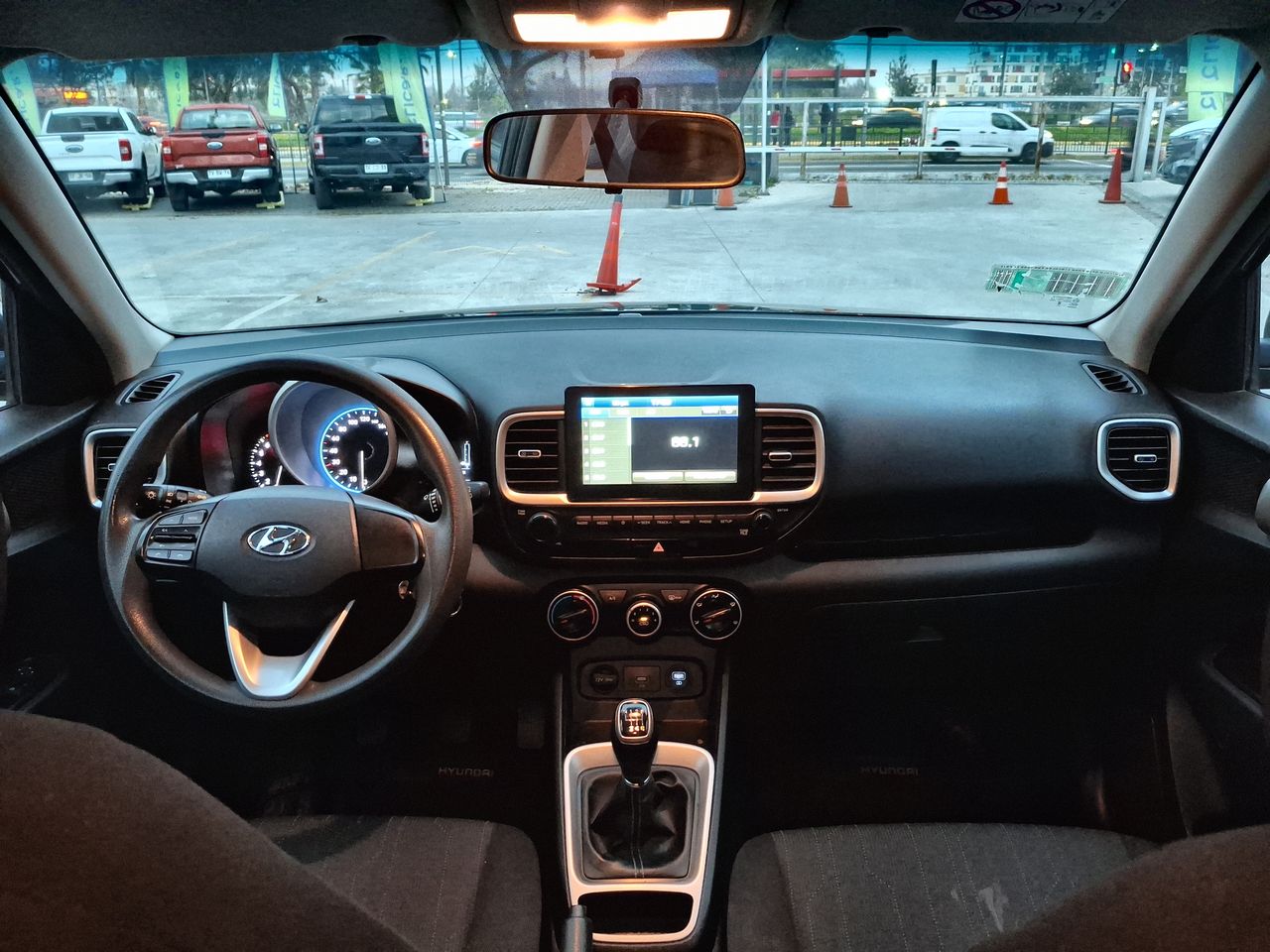 HYUNDAI - 9