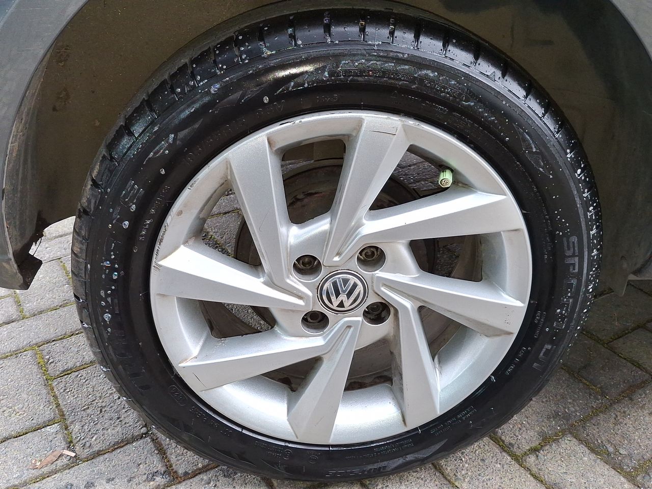 VOLKSWAGEN - 15