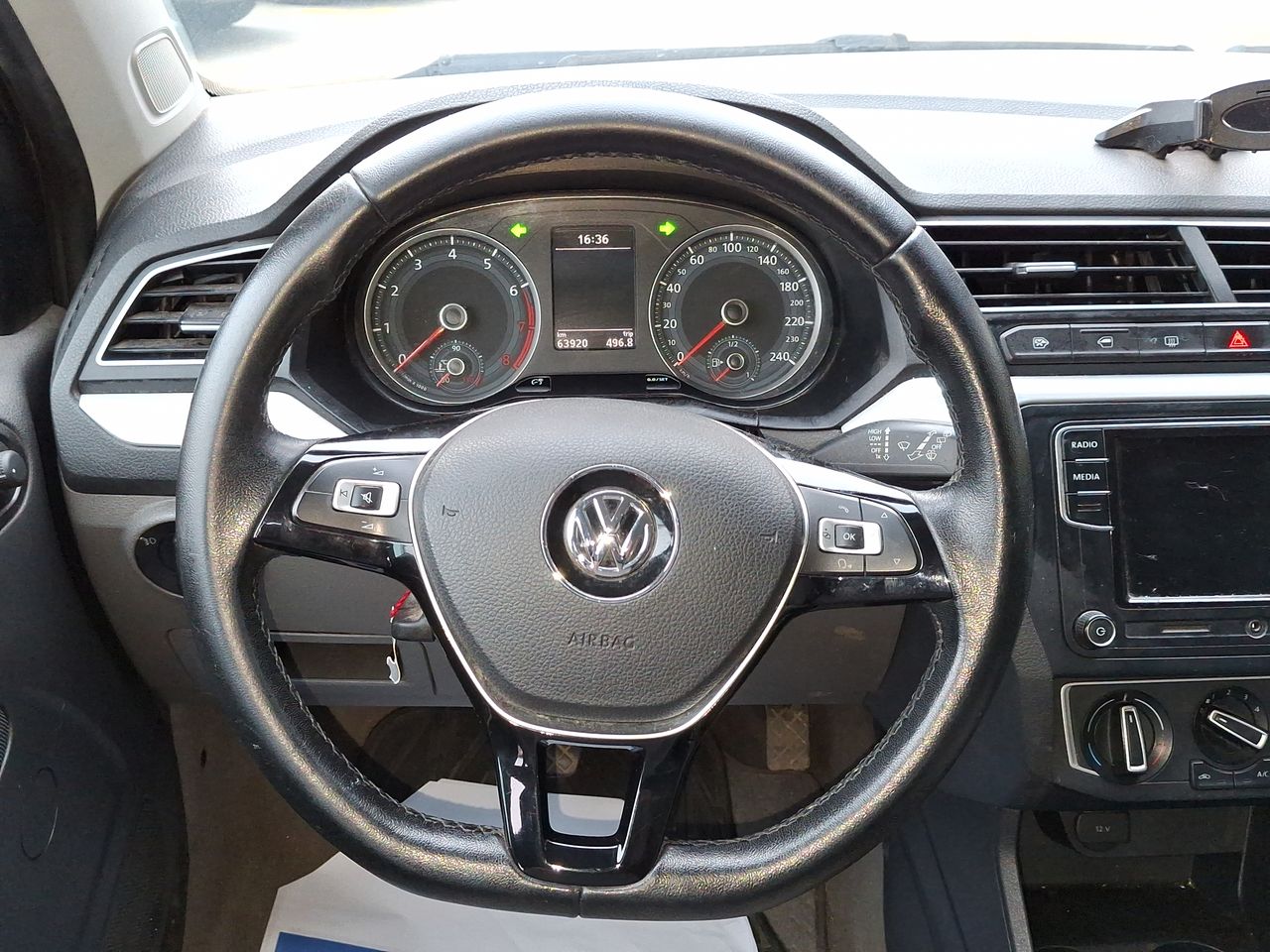 VOLKSWAGEN - 24