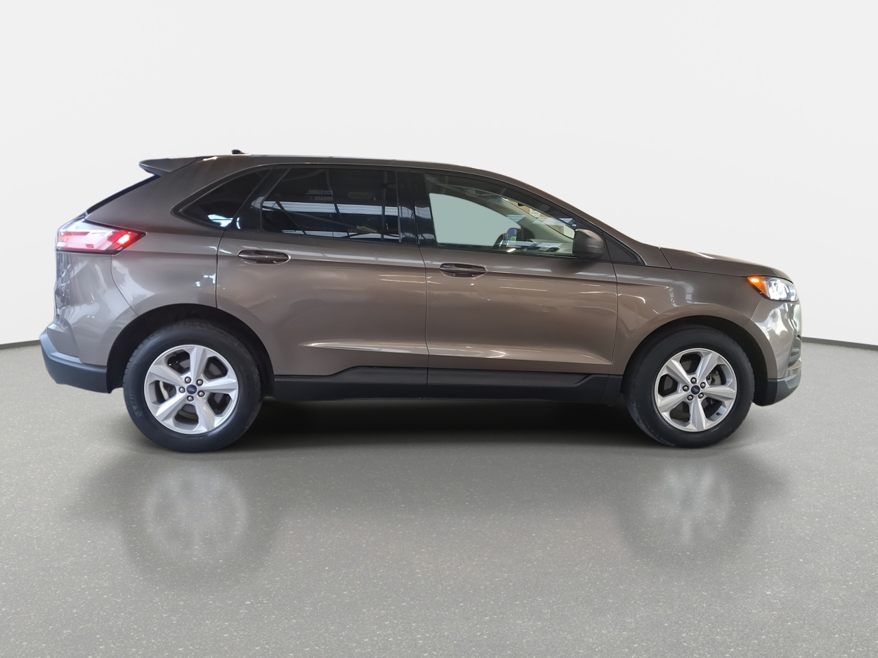 Ford Edge — foto 9 de 35