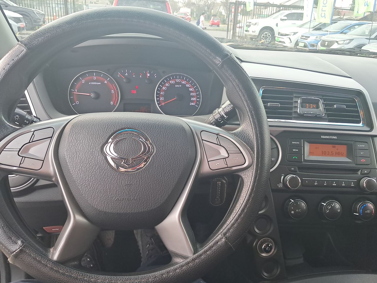 SSANGYONG - 32