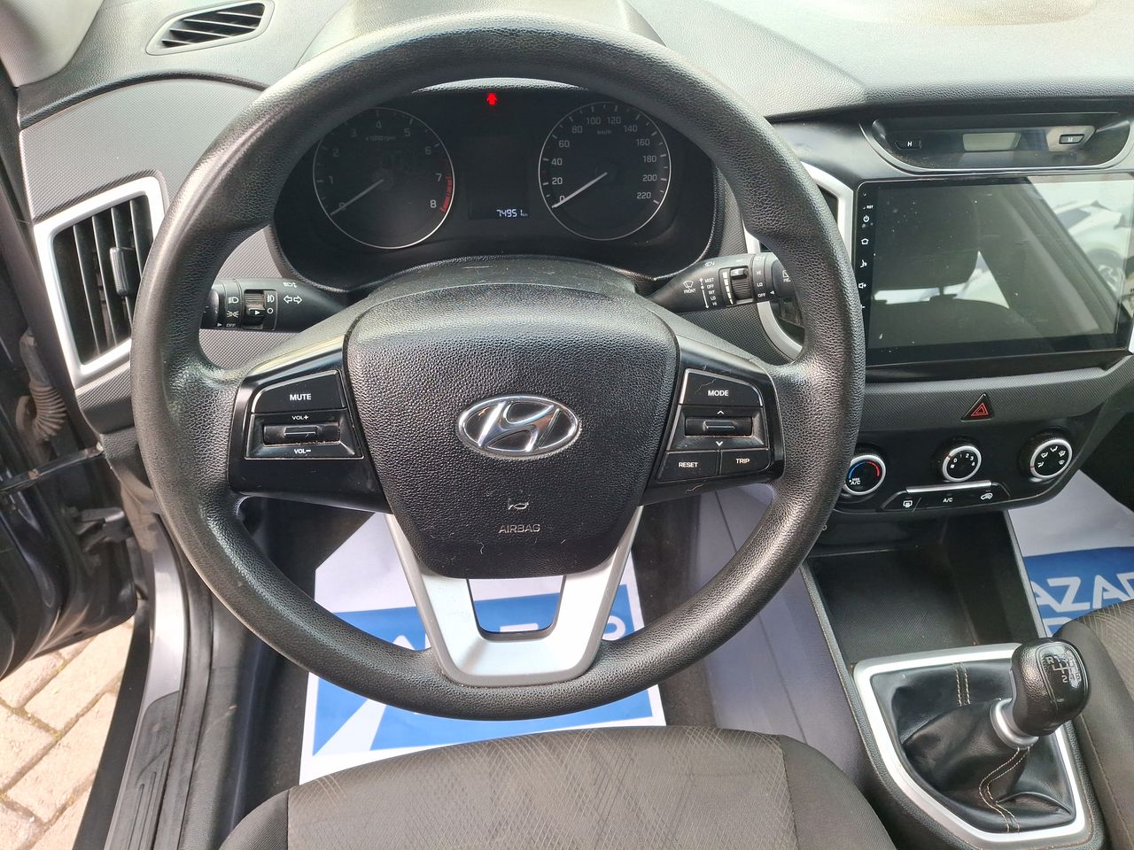 HYUNDAI - 25