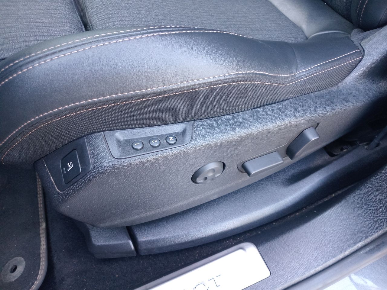 Peugeot 5008 — foto 22 de 36