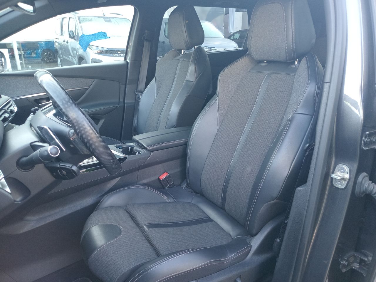 Peugeot 5008 — foto 23 de 36
