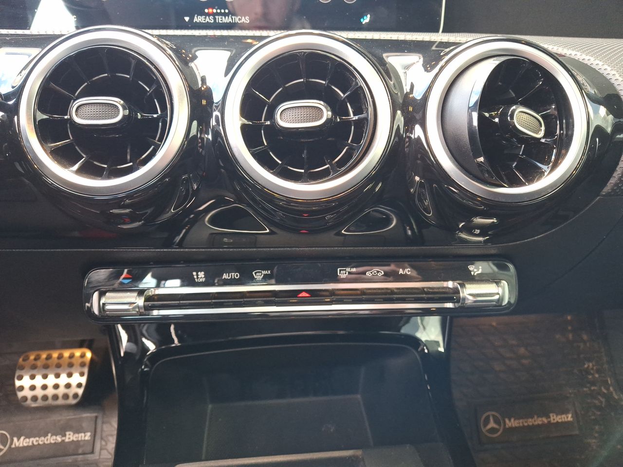 MERCEDES BENZ - 29