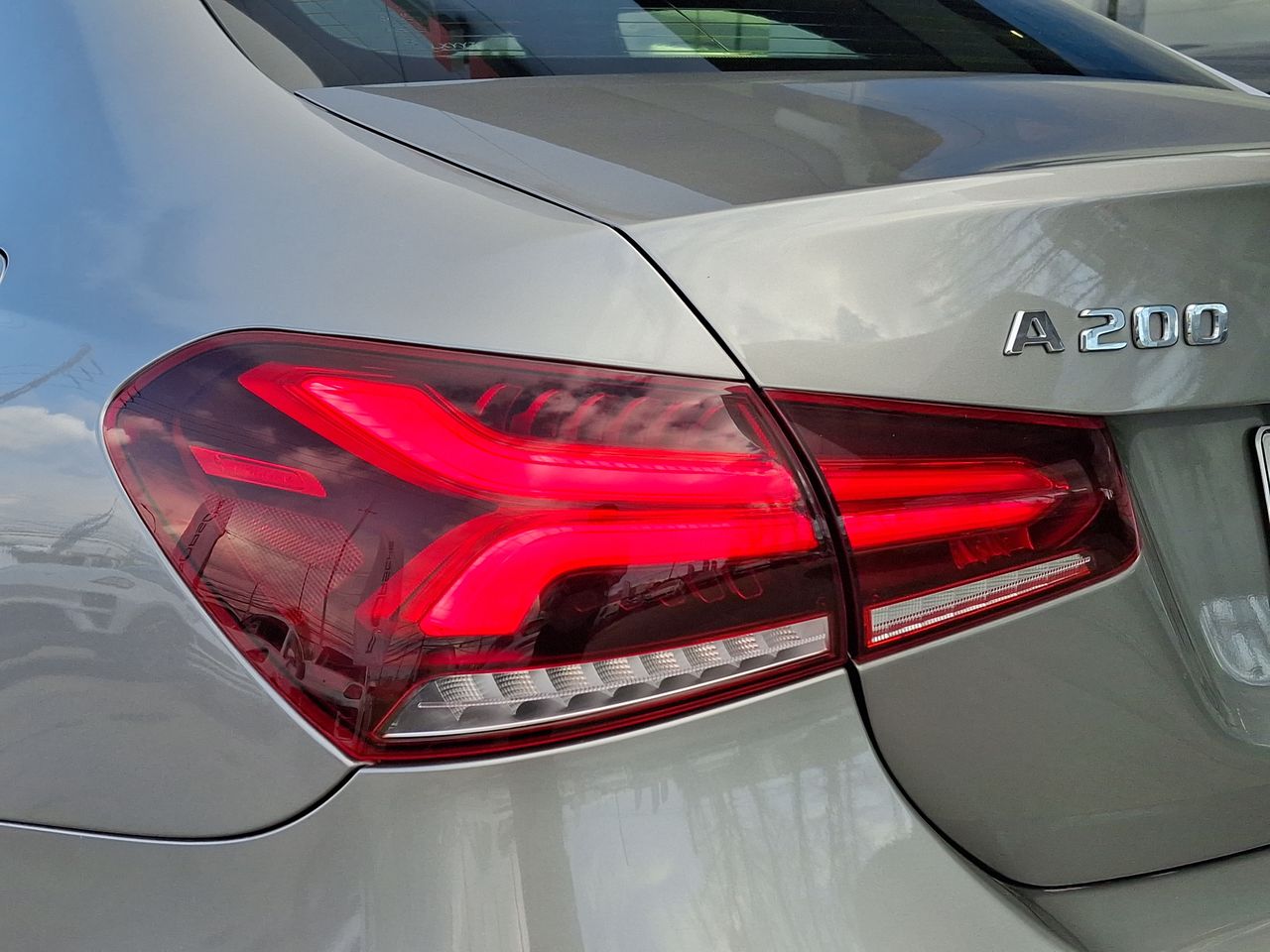 MERCEDES BENZ - 20