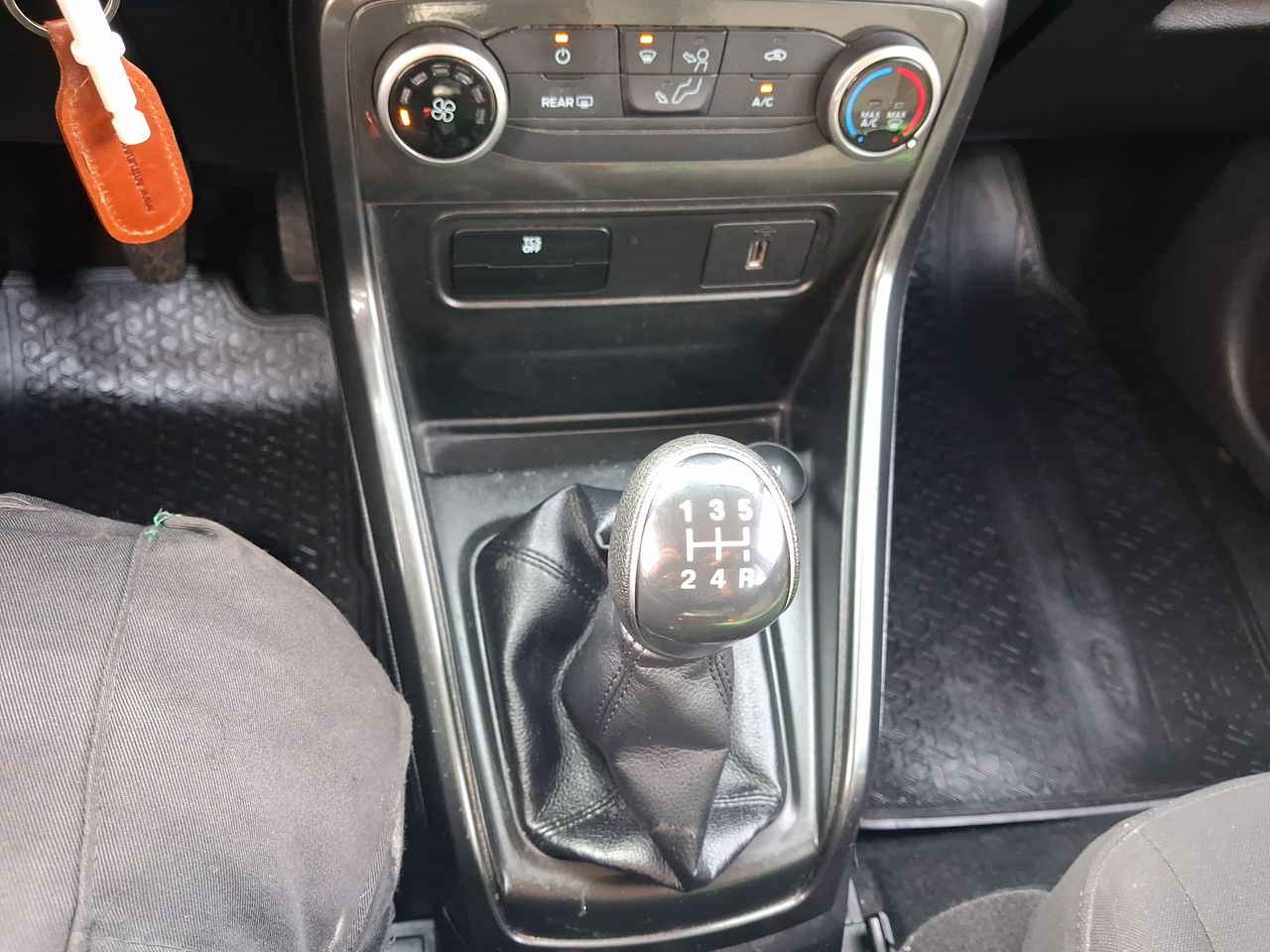 Ford Ecosport — foto 31 de 35
