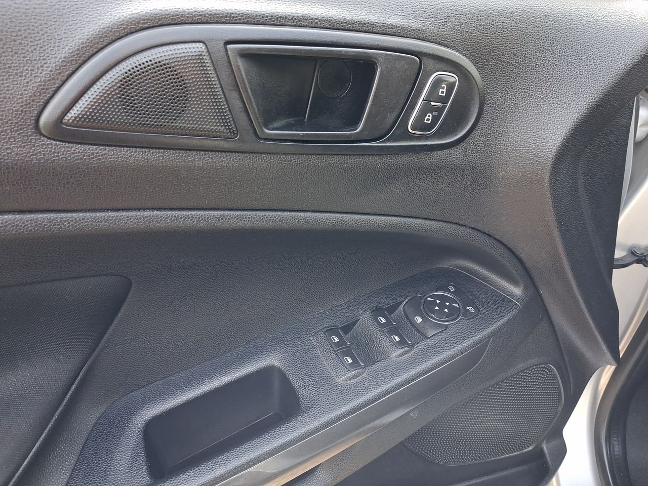 Ford Ecosport — foto 22 de 35