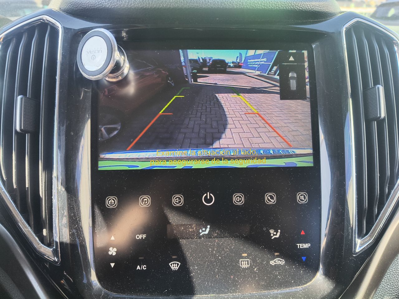 Lexus Nx450 — foto 19 de 23