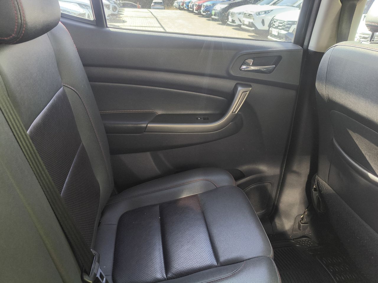 Lexus Nx450 — foto 8 de 23