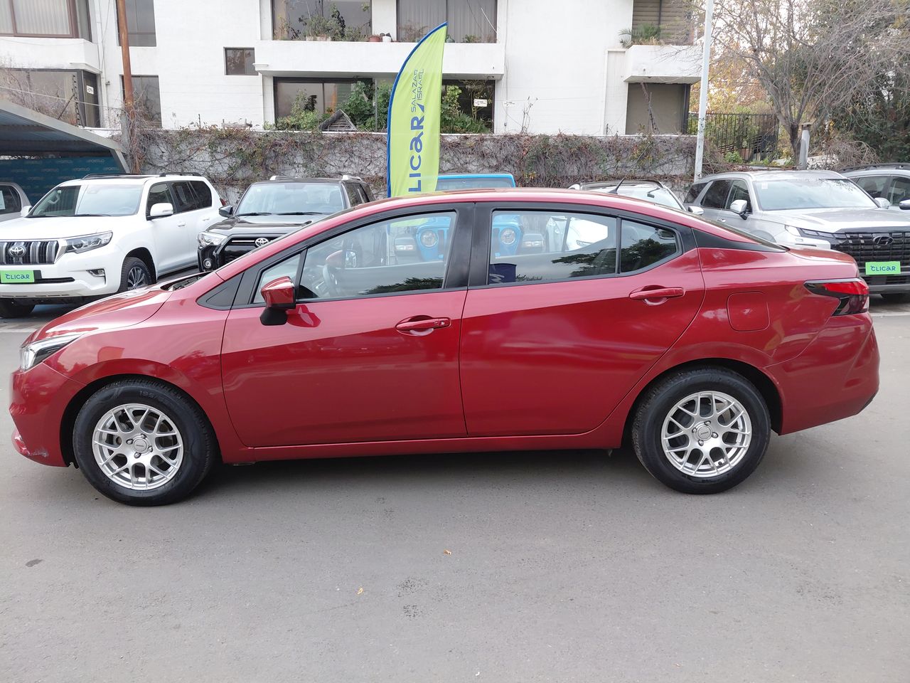 NISSAN - 4