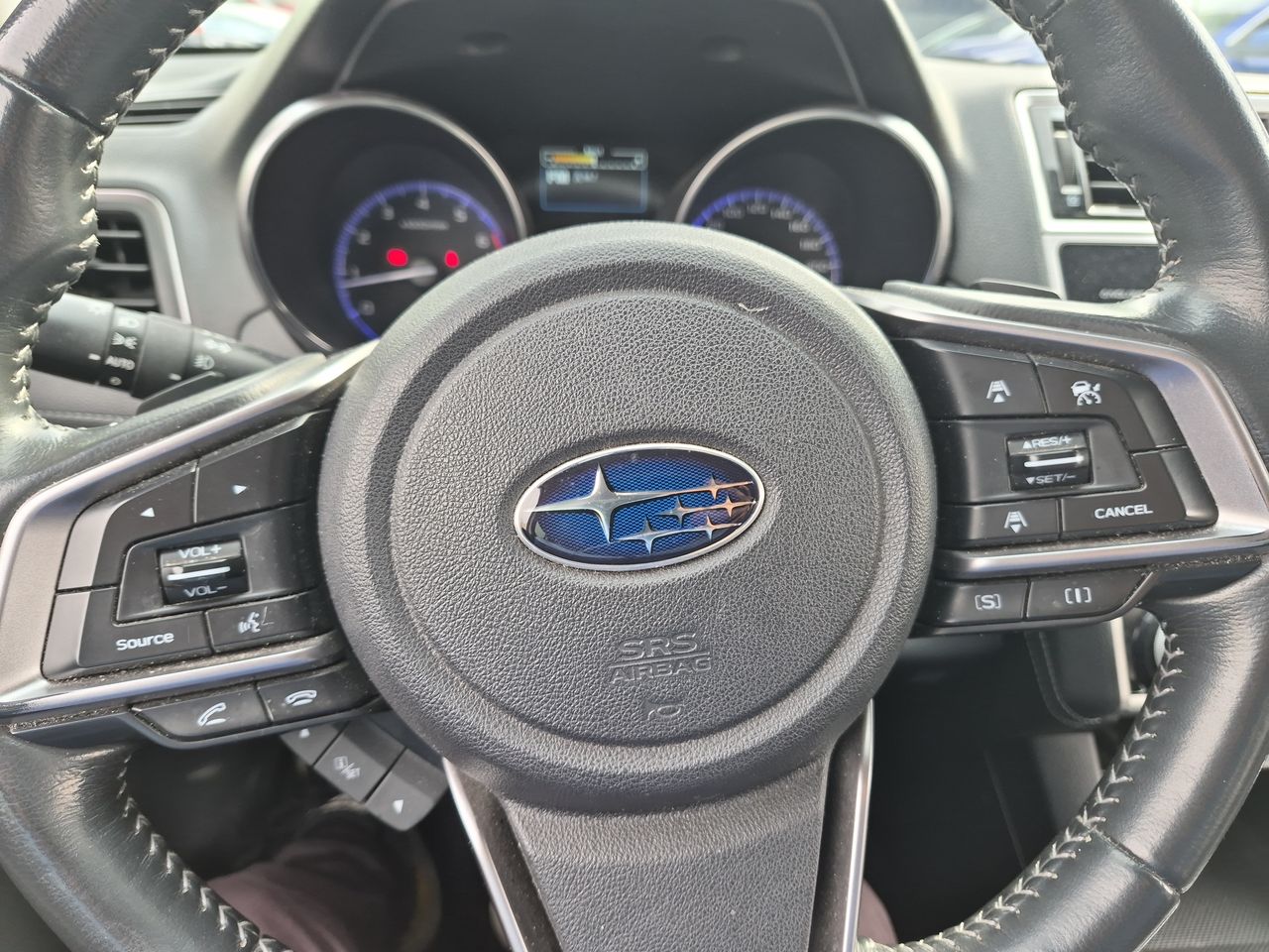 Subaru Outback — foto 18 de 28
