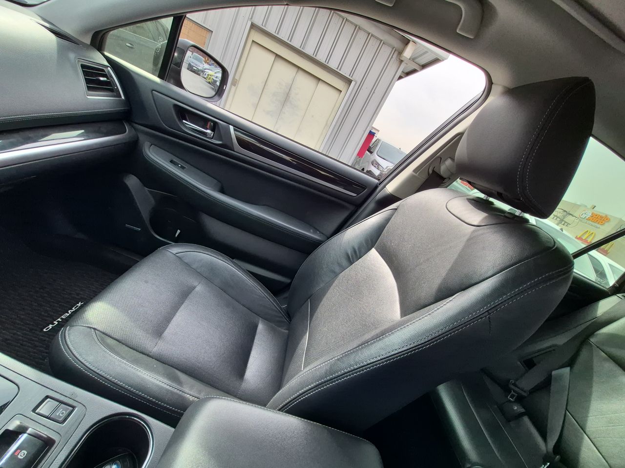 Subaru Outback — foto 26 de 28