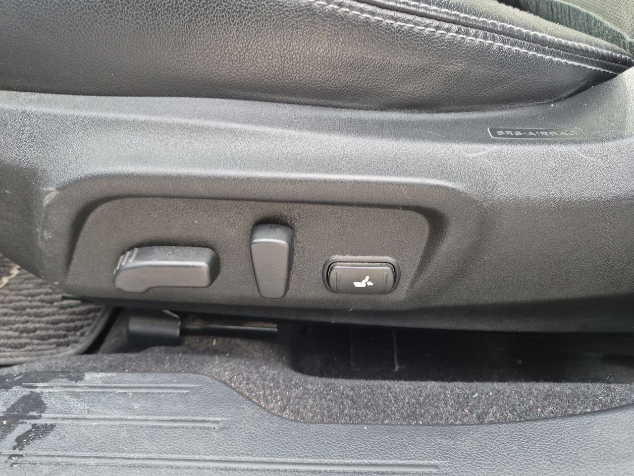 Subaru Outback — foto 15 de 28