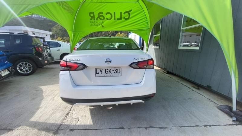NISSAN - 4