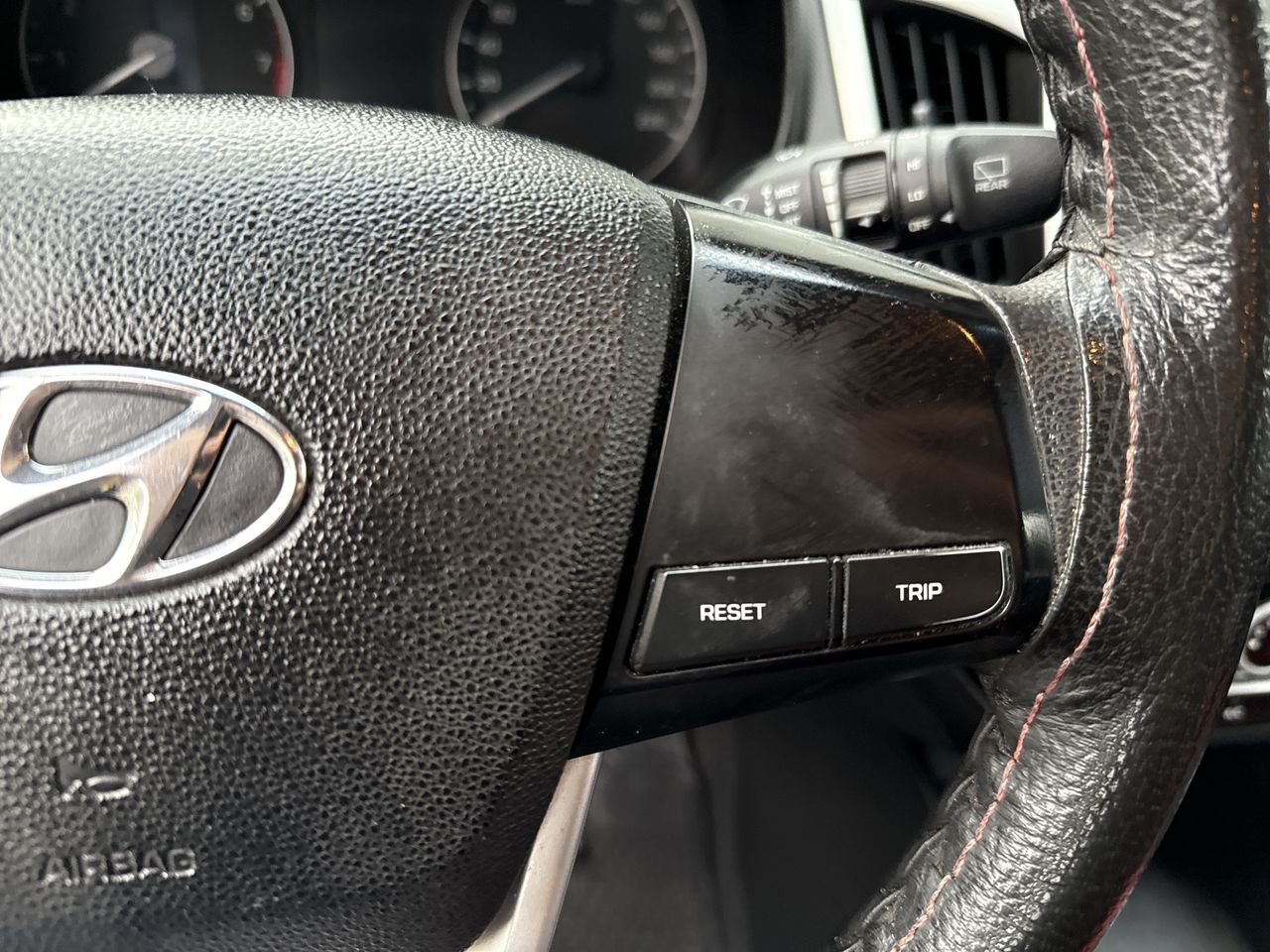 HYUNDAI - 18