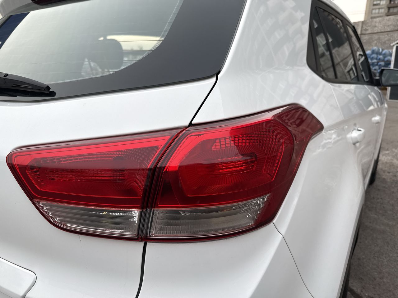 HYUNDAI - 12