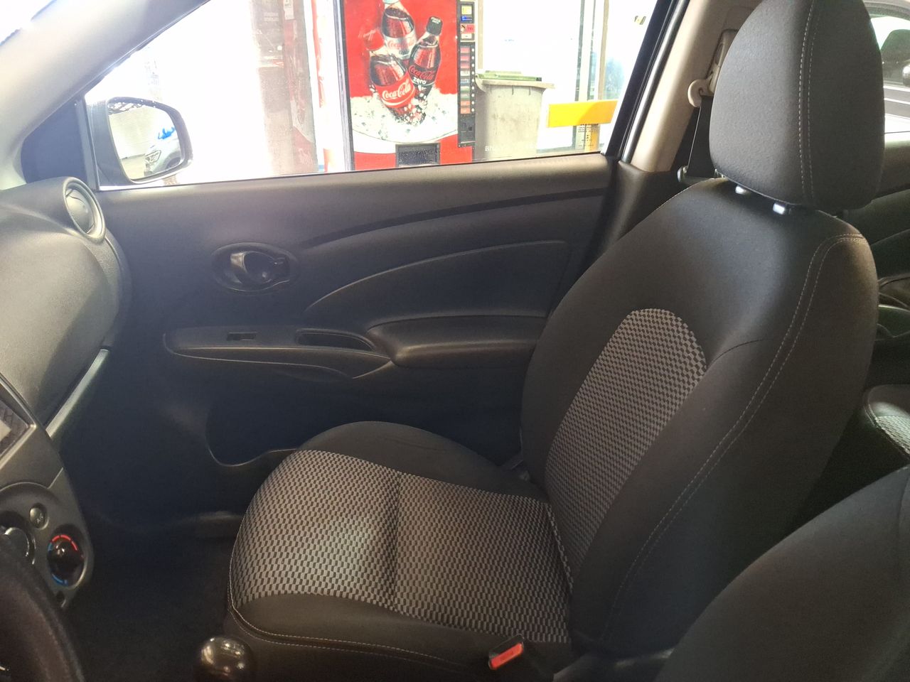 NISSAN - 24