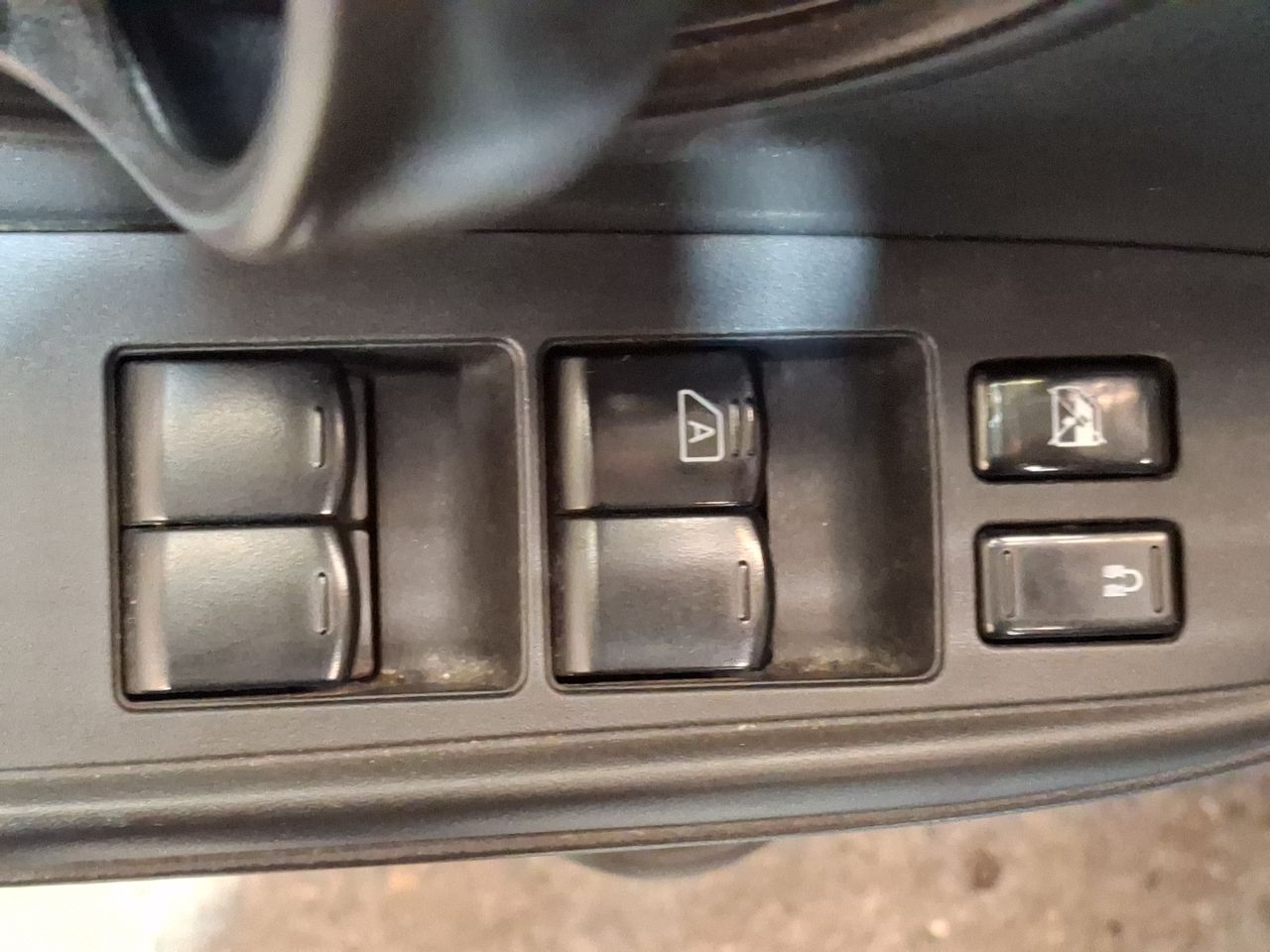 NISSAN - 14