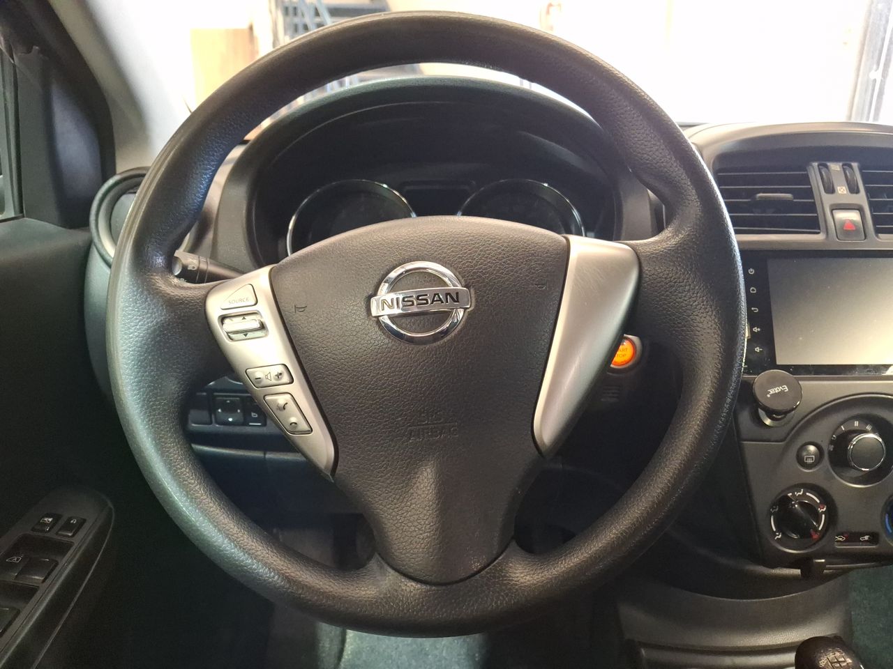 NISSAN - 16