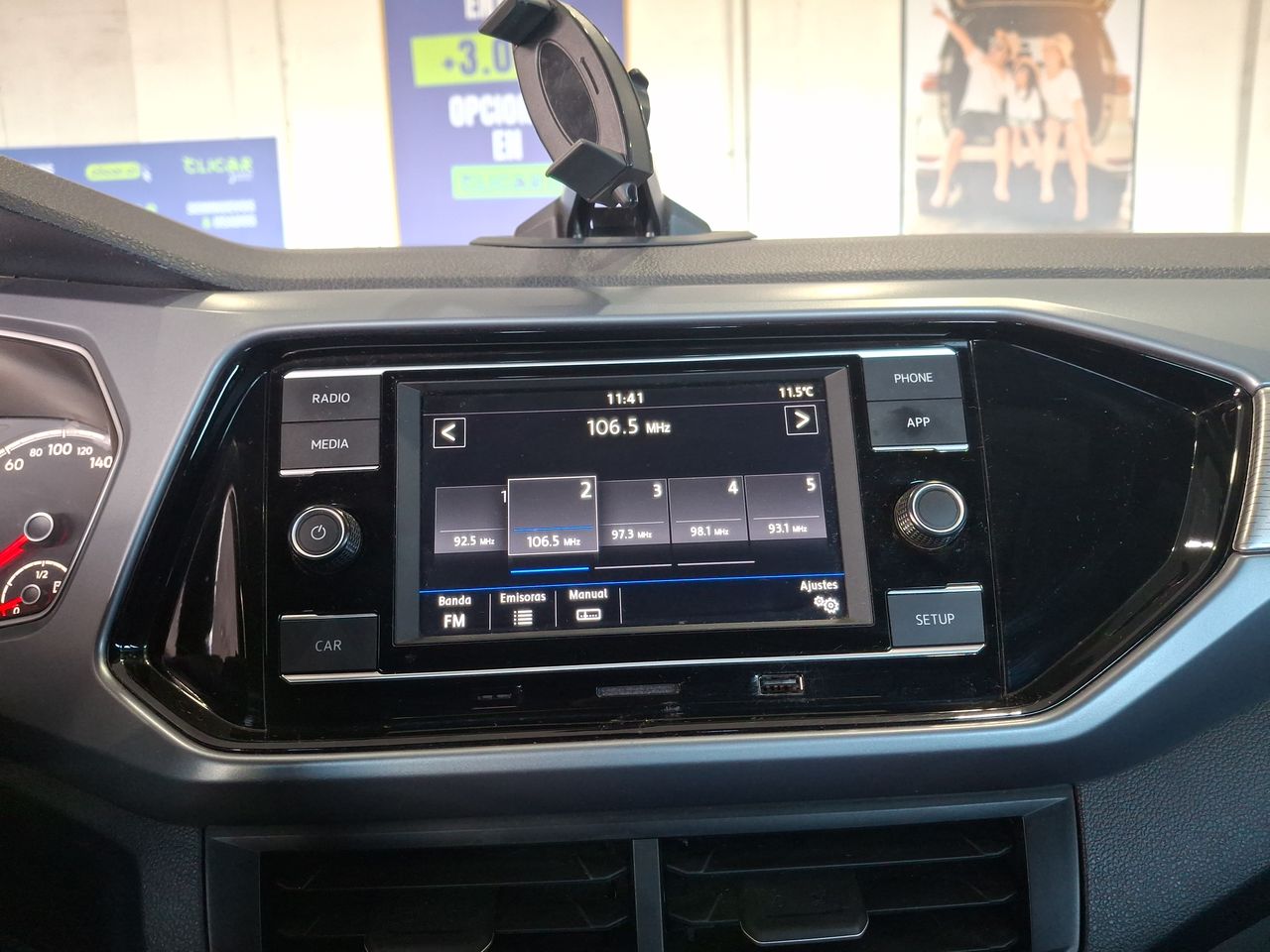 Volkswagen T-Cross — foto 28 de 34