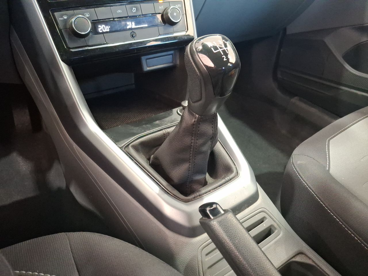 Volkswagen T-Cross — foto 31 de 34