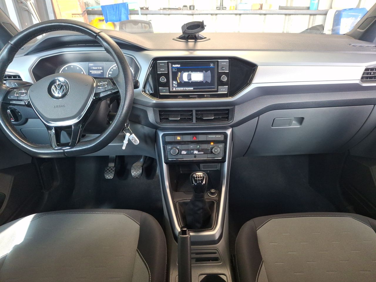 Volkswagen T-Cross — foto 10 de 34