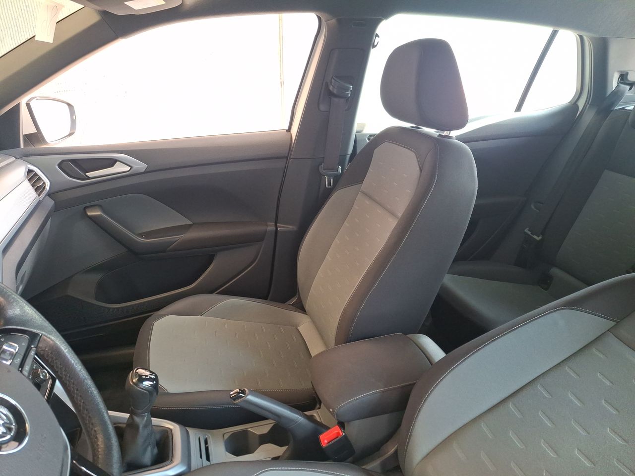 Volkswagen T-Cross — foto 12 de 34
